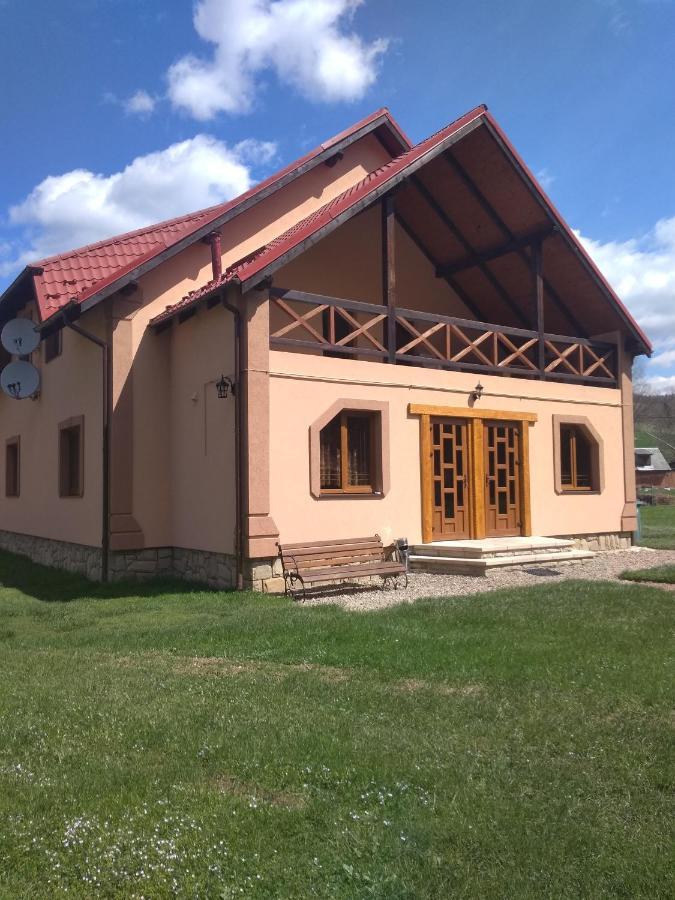 Затишок В Карпатах Villa Yaremche Exterior photo