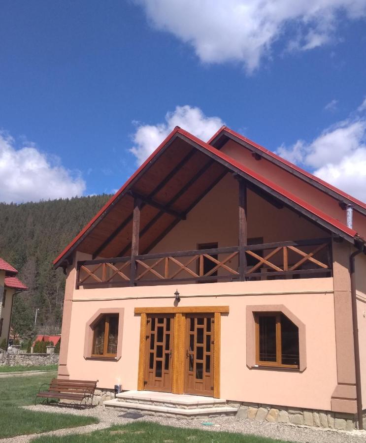 Затишок В Карпатах Villa Yaremche Exterior photo
