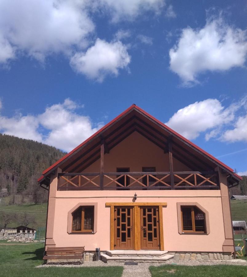 Затишок В Карпатах Villa Yaremche Exterior photo