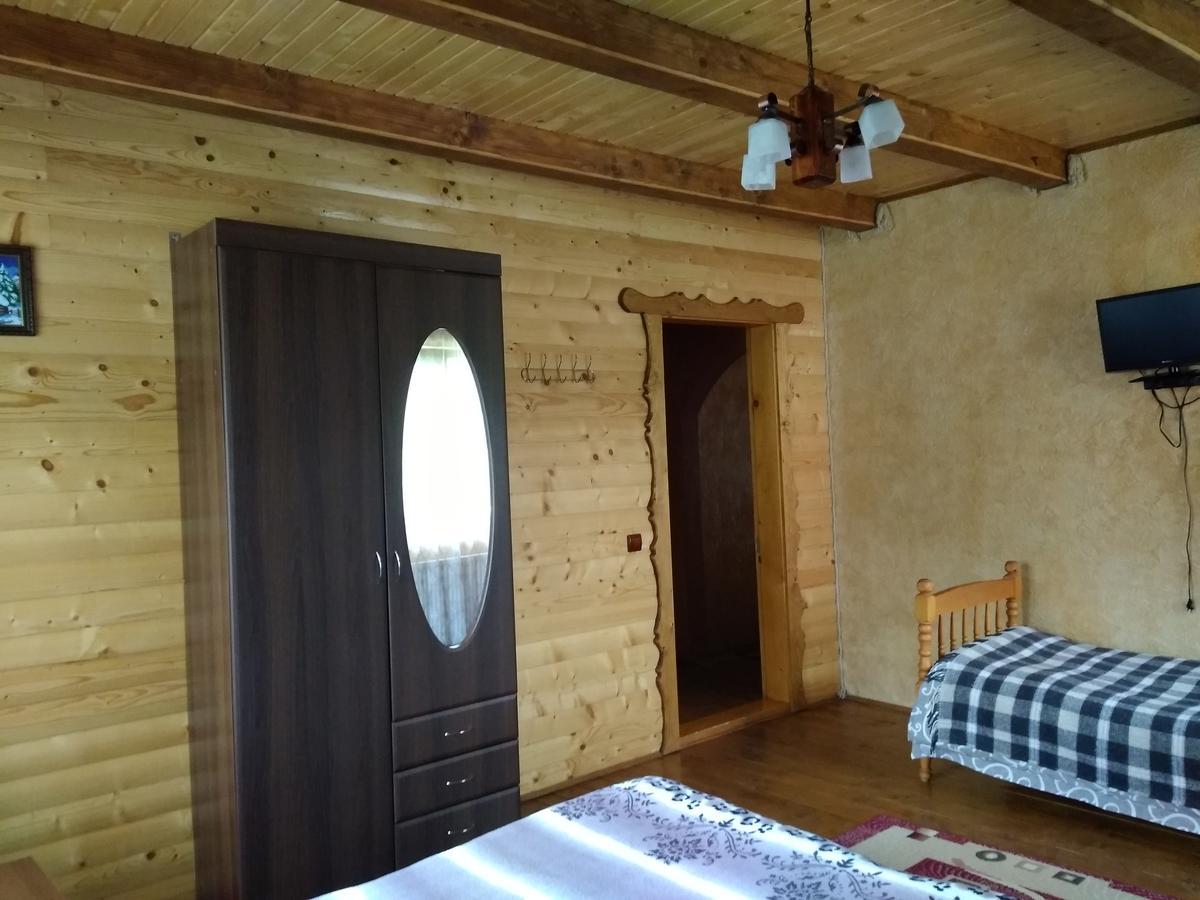 Затишок В Карпатах Villa Yaremche Exterior photo
