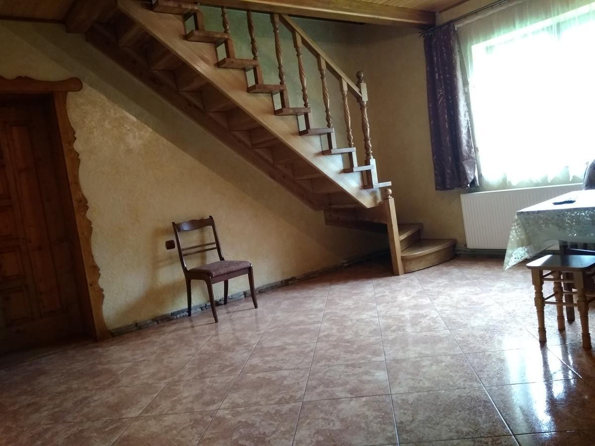 Затишок В Карпатах Villa Yaremche Exterior photo